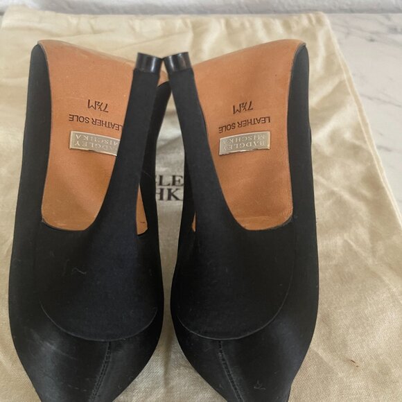 Badgley Mishka Daryn Jeweled Black Satin Pump. Size 7.5 - Picture 4 of 8